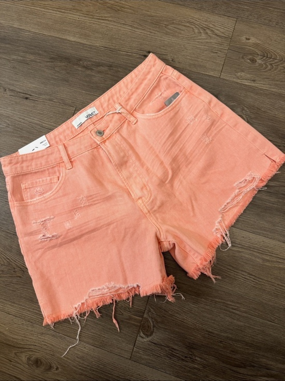 🆕 Vervet Rebecca High Waist Frayed Hem Denim Shorts in Coral. L. NWT!🔥